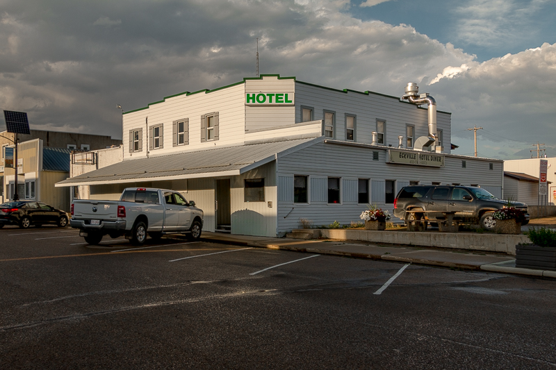 Eckville Hotel (Billy Zee's) Eckville AB