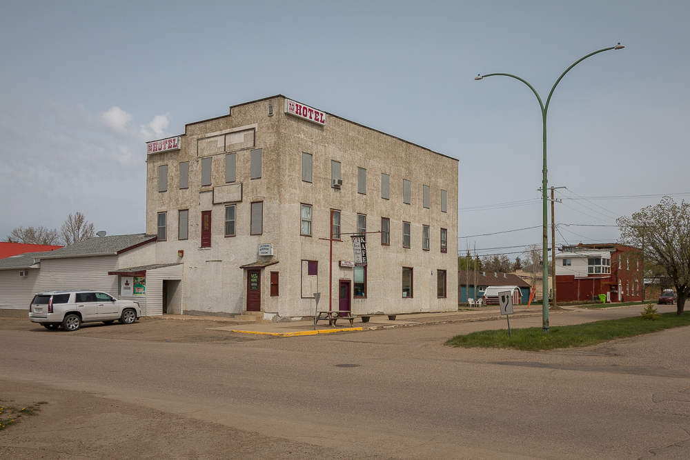 Royal George Hotel Luseland SK