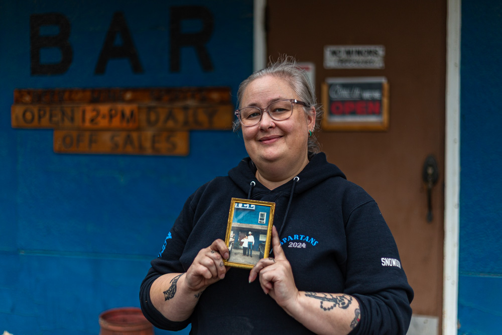 Blue Saloon Carseland Hotel Chris Doering