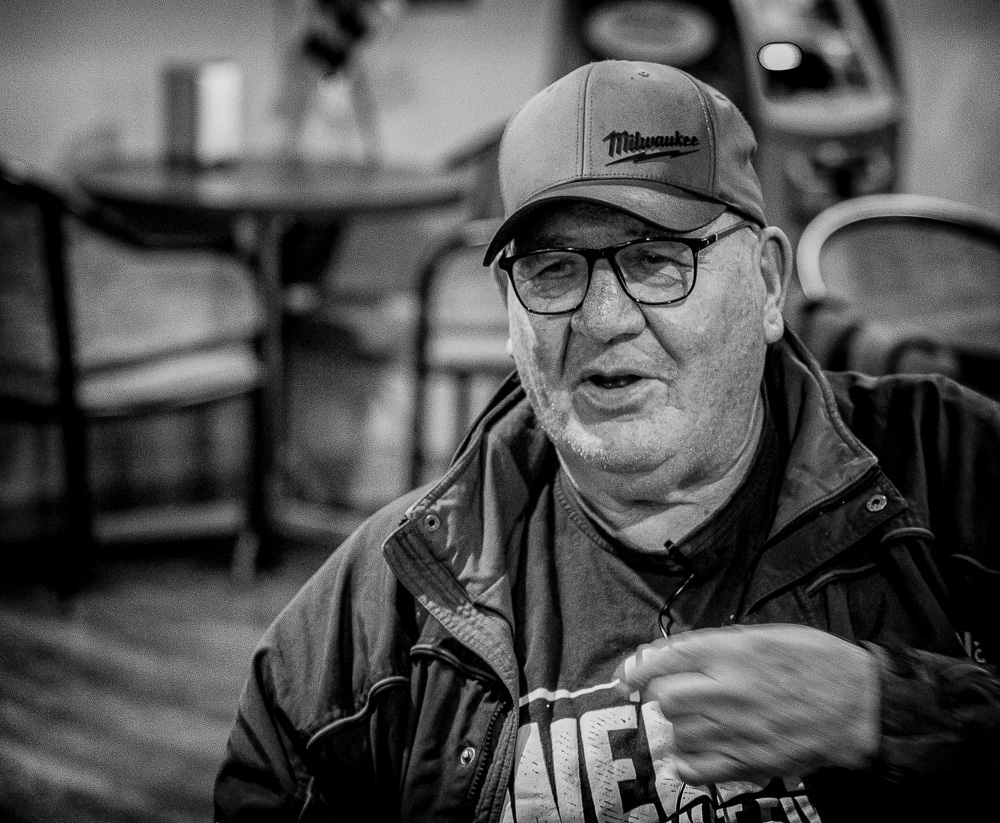 Andrew Hotel (Unwind Bar & Grill) Andrew Alberta Byron Robb
