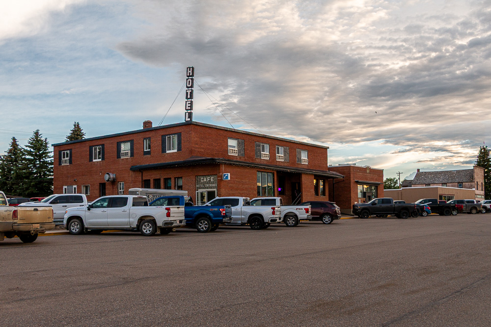 Warner Hotel & Tavern Warner Alberta